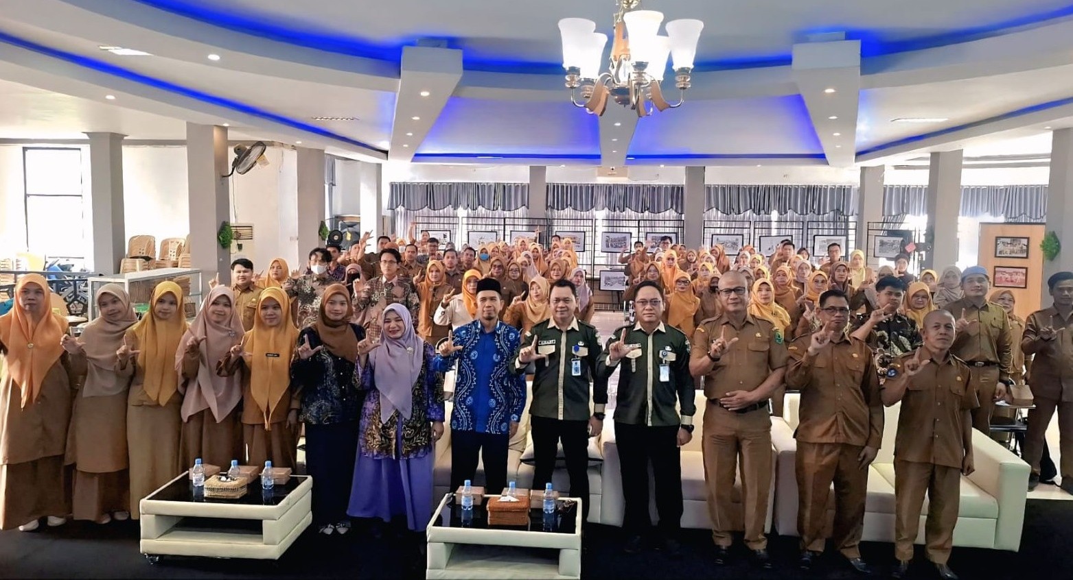 Kepala Perpustakaan MAN 2 Kota Banjarmasin Bagikan Strategi Penguatan Literasi Informasi bagi Guru dan Pengelola Perpustakaan di HSU